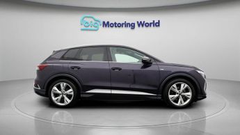 Audi Q4 e-tron S LINE