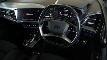 Audi Q4 e-tron S LINE