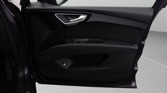 Audi Q4 e-tron S LINE