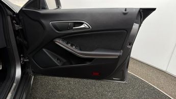 Mercedes-Benz CLA CLA 180 AMG LINE EDITION