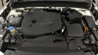 Volvo XC40 B4 R-DESIGN PRO