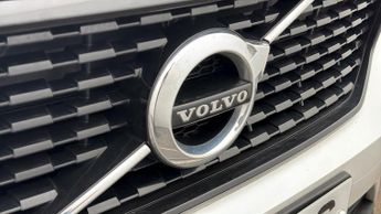 Volvo XC40 B4 R-DESIGN PRO