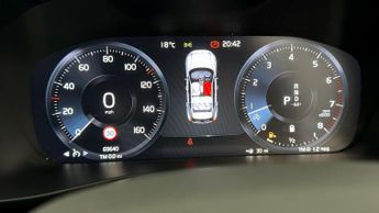 Volvo XC40 B4 R-DESIGN PRO
