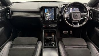Volvo XC40 B4 R-DESIGN PRO