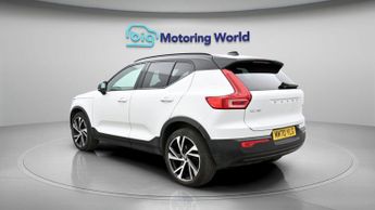 Volvo XC40 B4 R-DESIGN PRO