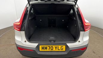 Volvo XC40 B4 R-DESIGN PRO