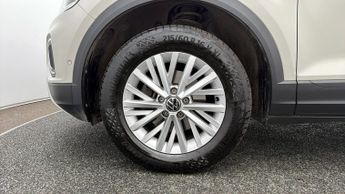 Volkswagen T-Roc LIFE TSI DSG