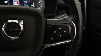 Volvo XC40 T3 R-DESIGN