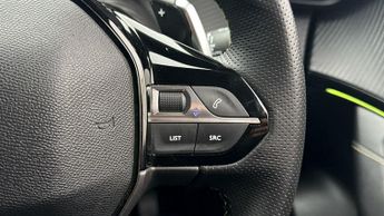 Peugeot 2008 PURETECH EAT8 S/S GT