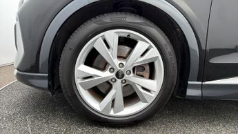 Audi Q4 e-tron S LINE