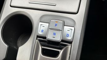 Hyundai KONA PREMIUM