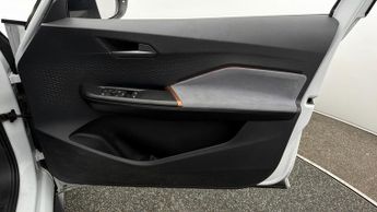 CUPRA Born V1