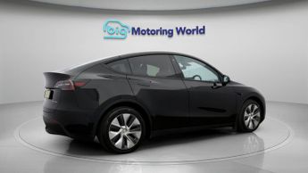 Tesla Model Y LONG RANGE AWD