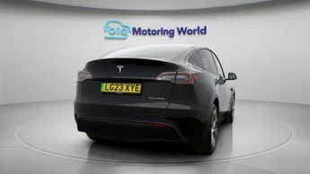 Tesla Model Y LONG RANGE AWD