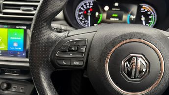 MG MG5 EXCLUSIVE