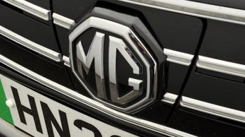 MG MG5 EXCLUSIVE