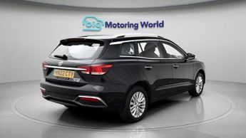 MG MG5 EXCLUSIVE
