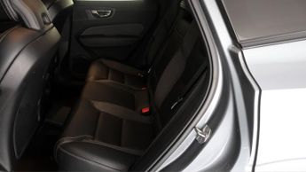 Volvo XC60 RECHARGE T6 R-DESIGN AWD