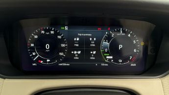 Land Rover Range Rover Velar R-DYNAMIC SE