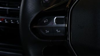 Peugeot E-2008 GT PREMIUM
