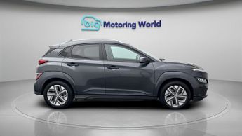 Hyundai KONA PREMIUM
