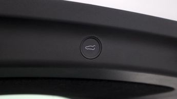 Tesla Model Y BASE