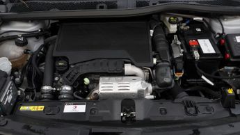 Peugeot 2008 PURETECH EAT8 S/S GT
