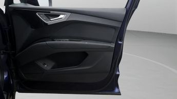 Audi Q4 e-tron S LINE