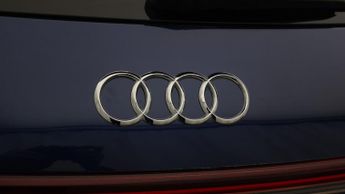 Audi Q4 e-tron S LINE