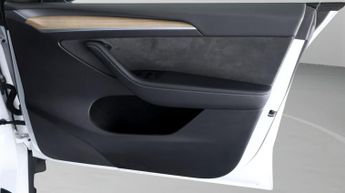 Tesla Model Y PERFORMANCE AWD