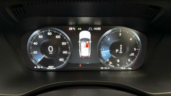 Volvo XC60 B4 R-DESIGN AWD