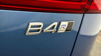 Volvo XC60 B4 R-DESIGN AWD