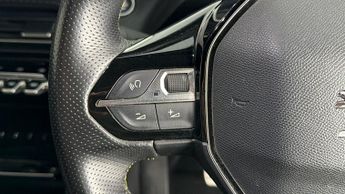 Peugeot E-2008 GT PREMIUM