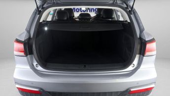 MG MG5 EXCLUSIVE