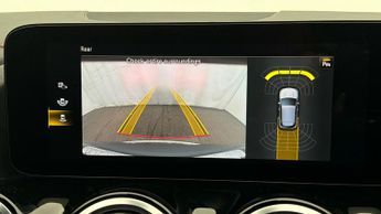 Mercedes-Benz EQA EQA 300 4MATIC AMG LINE