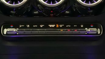 Mercedes-Benz EQA EQA 300 4MATIC AMG LINE