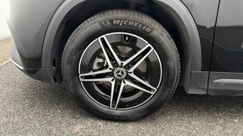 Mercedes-Benz EQA EQA 300 4MATIC AMG LINE