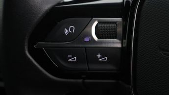 Peugeot E-2008 ALLURE PREMIUM