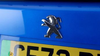 Peugeot E-2008 