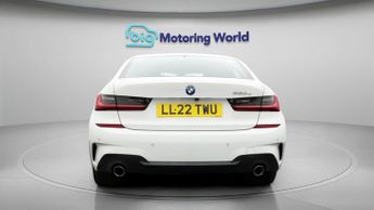 BMW 3 Series 330E M SPORT