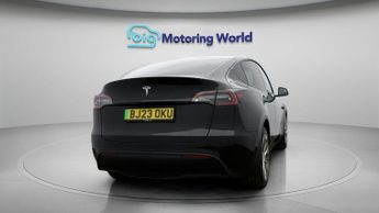 Tesla Model Y BASE