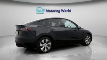 Tesla Model Y BASE