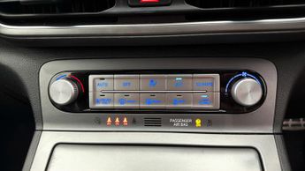 Hyundai KONA PREMIUM
