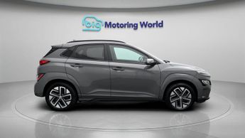 Hyundai KONA PREMIUM