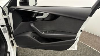 Audi A4 TFSI S LINE BLACK EDITION
