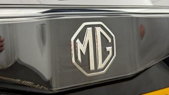 MG MG4 TROPHY