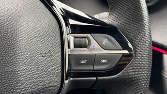 Peugeot E-2008 GT