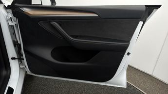 Tesla Model Y BASE