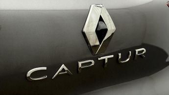 Renault Captur TECHNO E-TECH