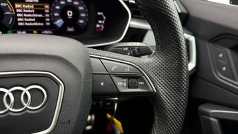 Audi Q3 TFSI E S LINE BLACK EDITION